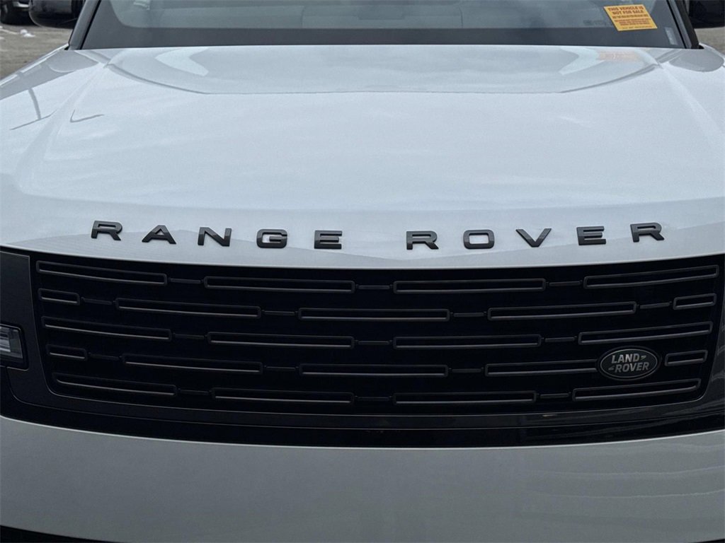 Used 2024 Land Rover Range Rover Long Wheelbase SE image 10