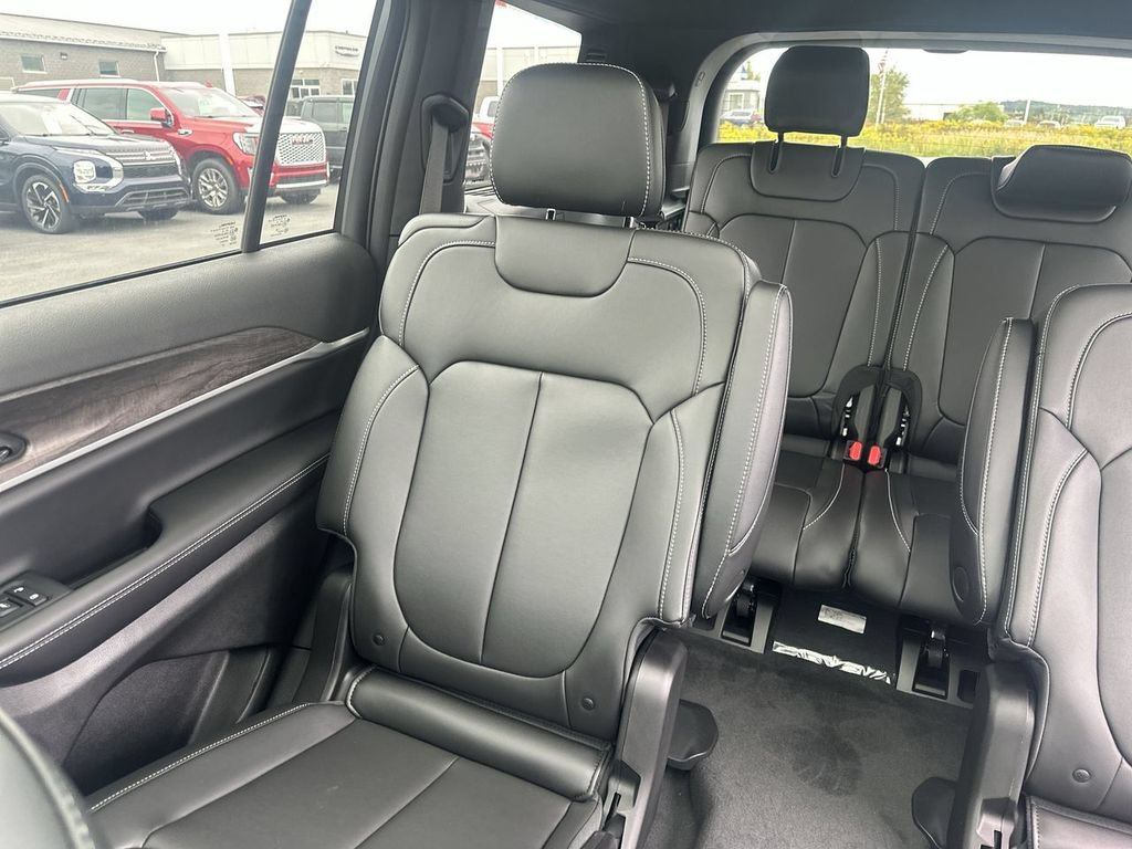 New 2027 Jeep Grand Cherokee L Limited AWD/4WD image 12