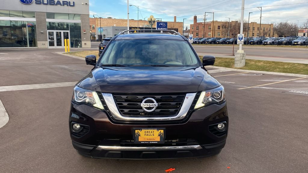 Used 2019 Nissan Pathfinder Platinum image 2
