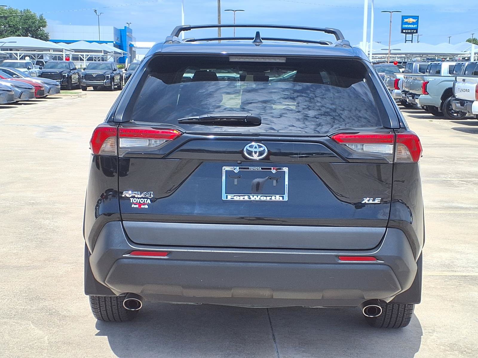 Used 2023 Toyota RAV4 XLE Premium FWD image 8