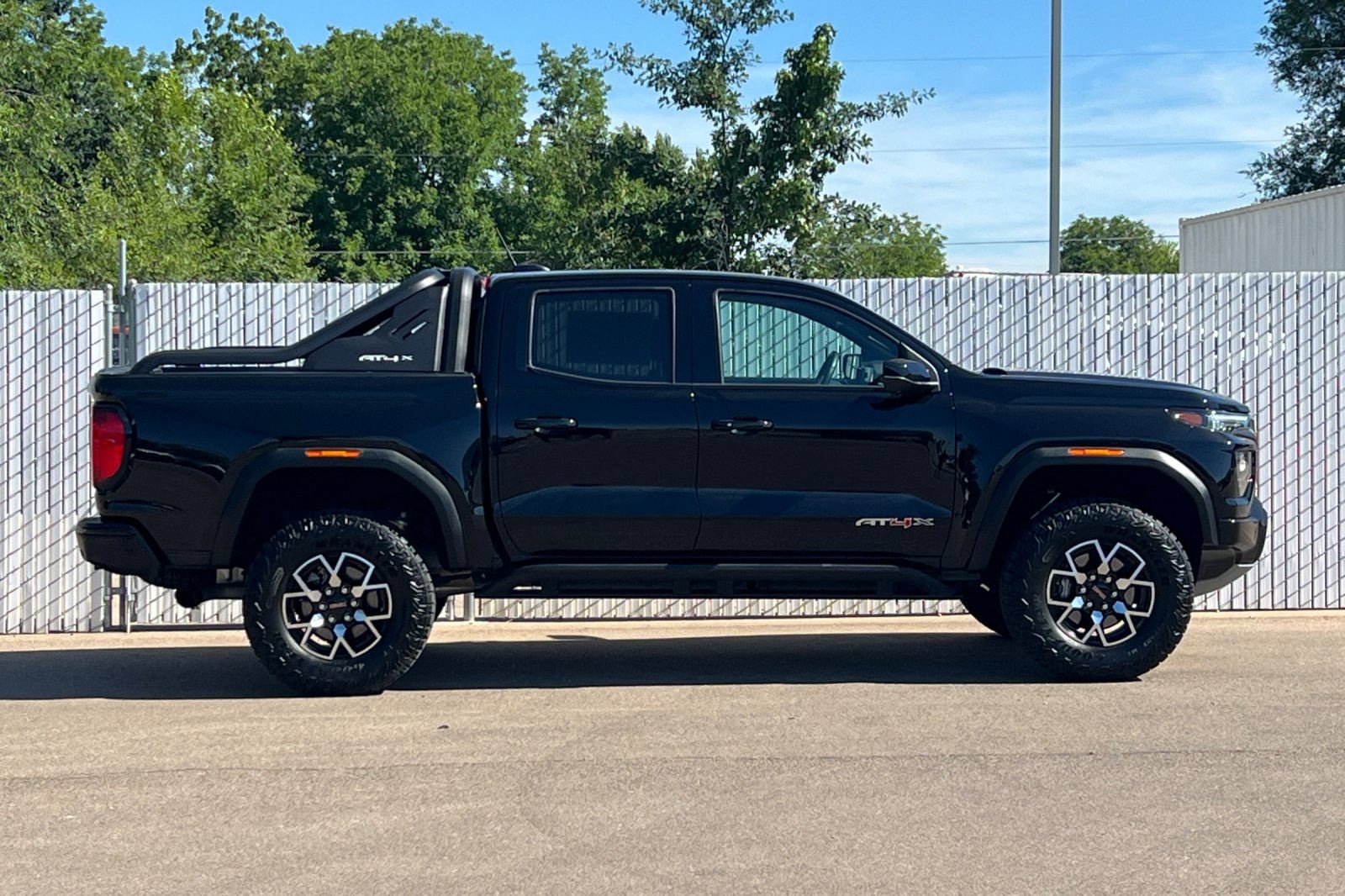Used 2024 GMC Canyon AT4X AWD/4WD image 3