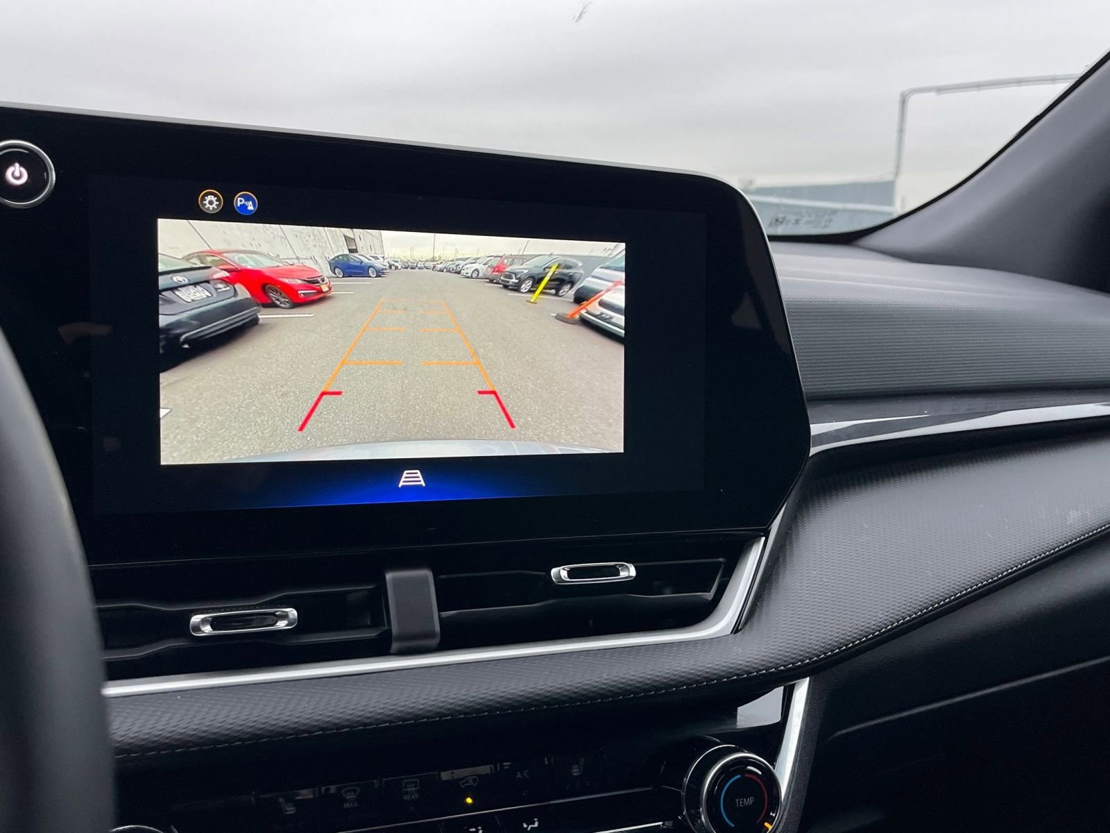 Used 2025 Chevrolet Equinox LT image 17