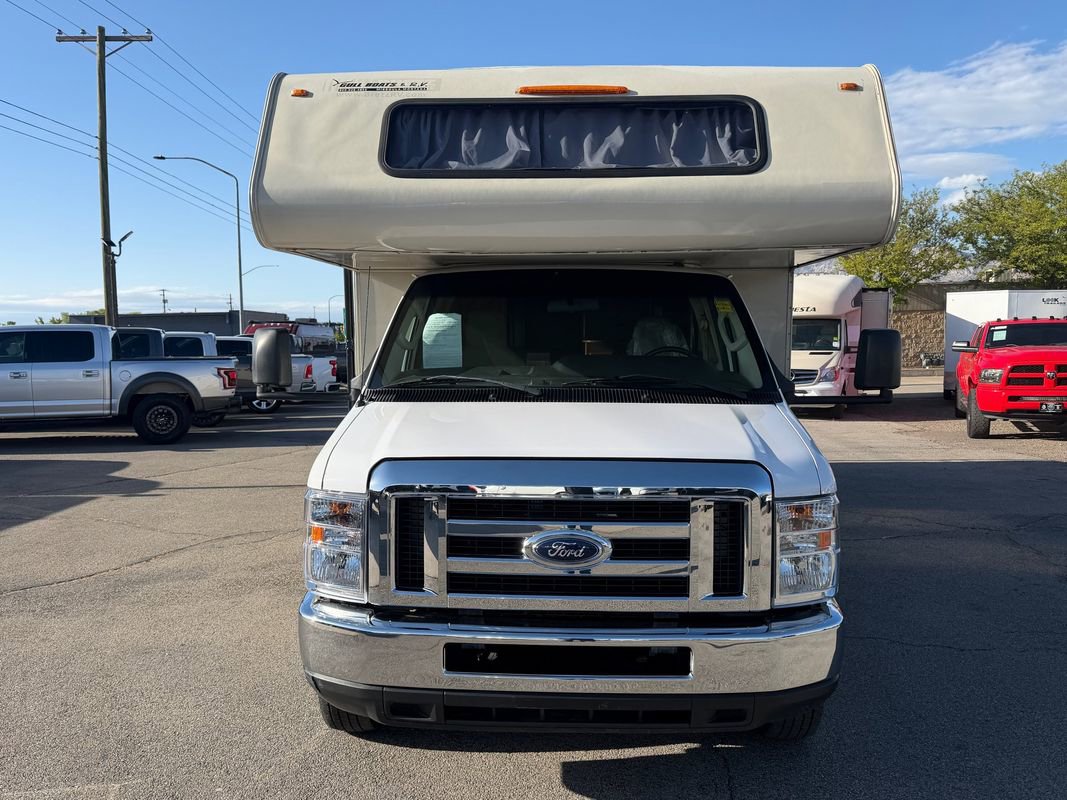 Used 2017 Ford E-450 and Econoline 450 Super Duty w/ Motorhome Prep Package RWD image 3
