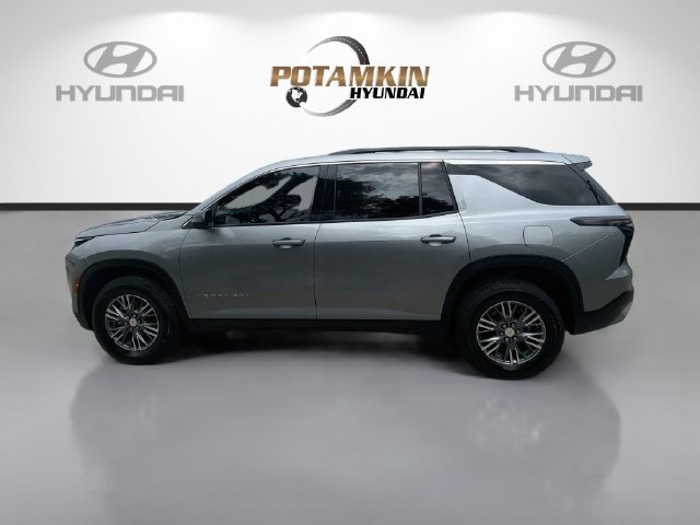 Used 2026 Chevrolet Traverse LT FWD image 8