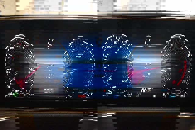 New 2025 Mercedes-Benz GLB 250 4MATIC image 29