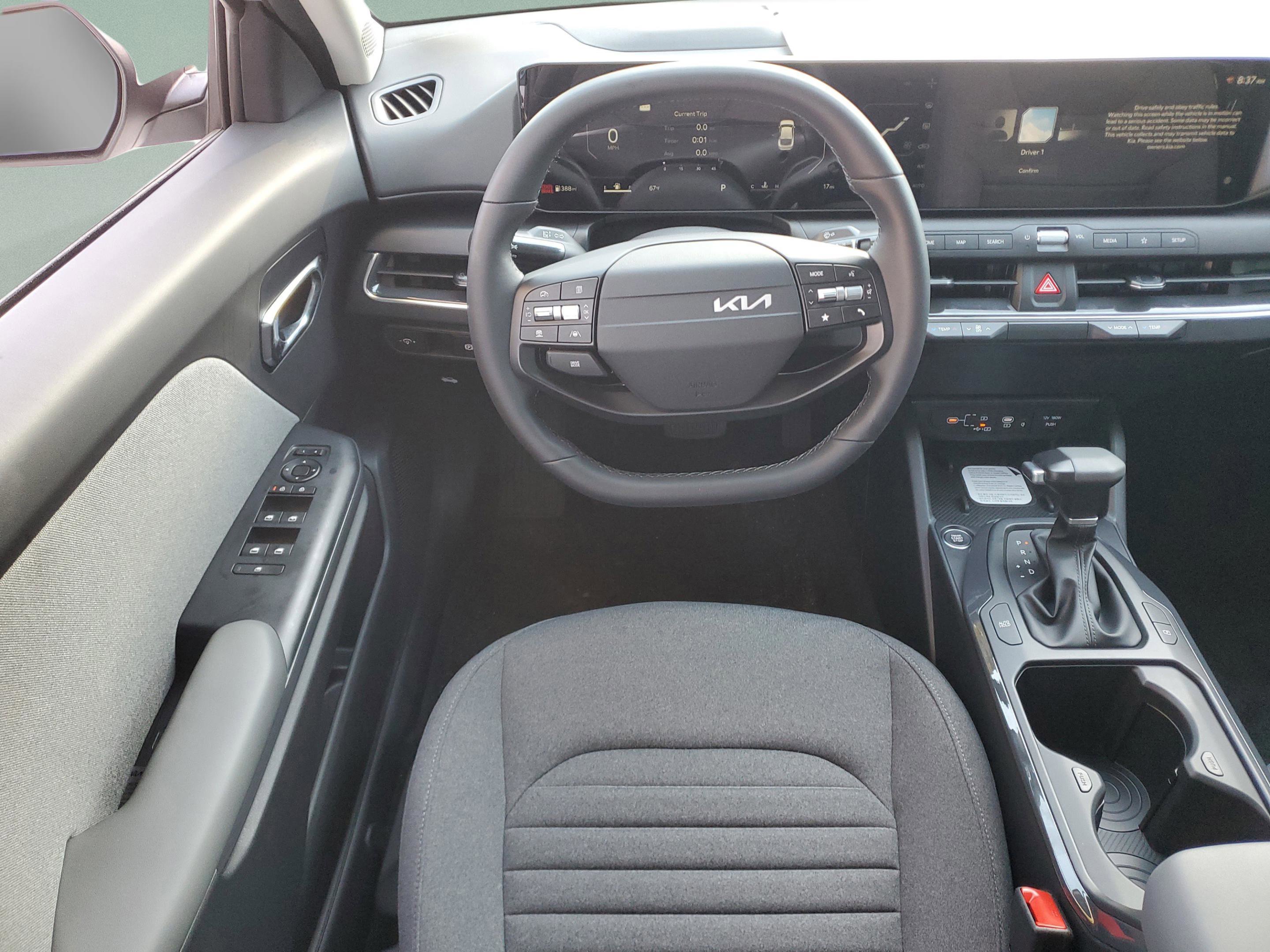 New 2025 Kia K4 EX image 25