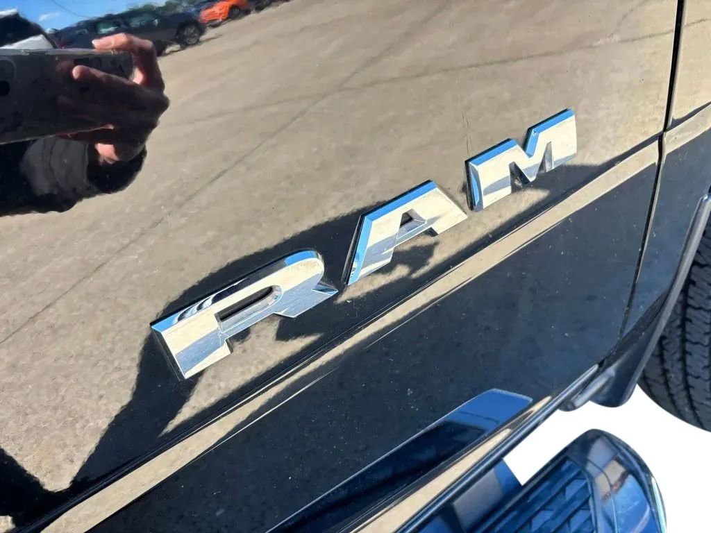 Used 2024 RAM 3500 Big Horn AWD/4WD image 10