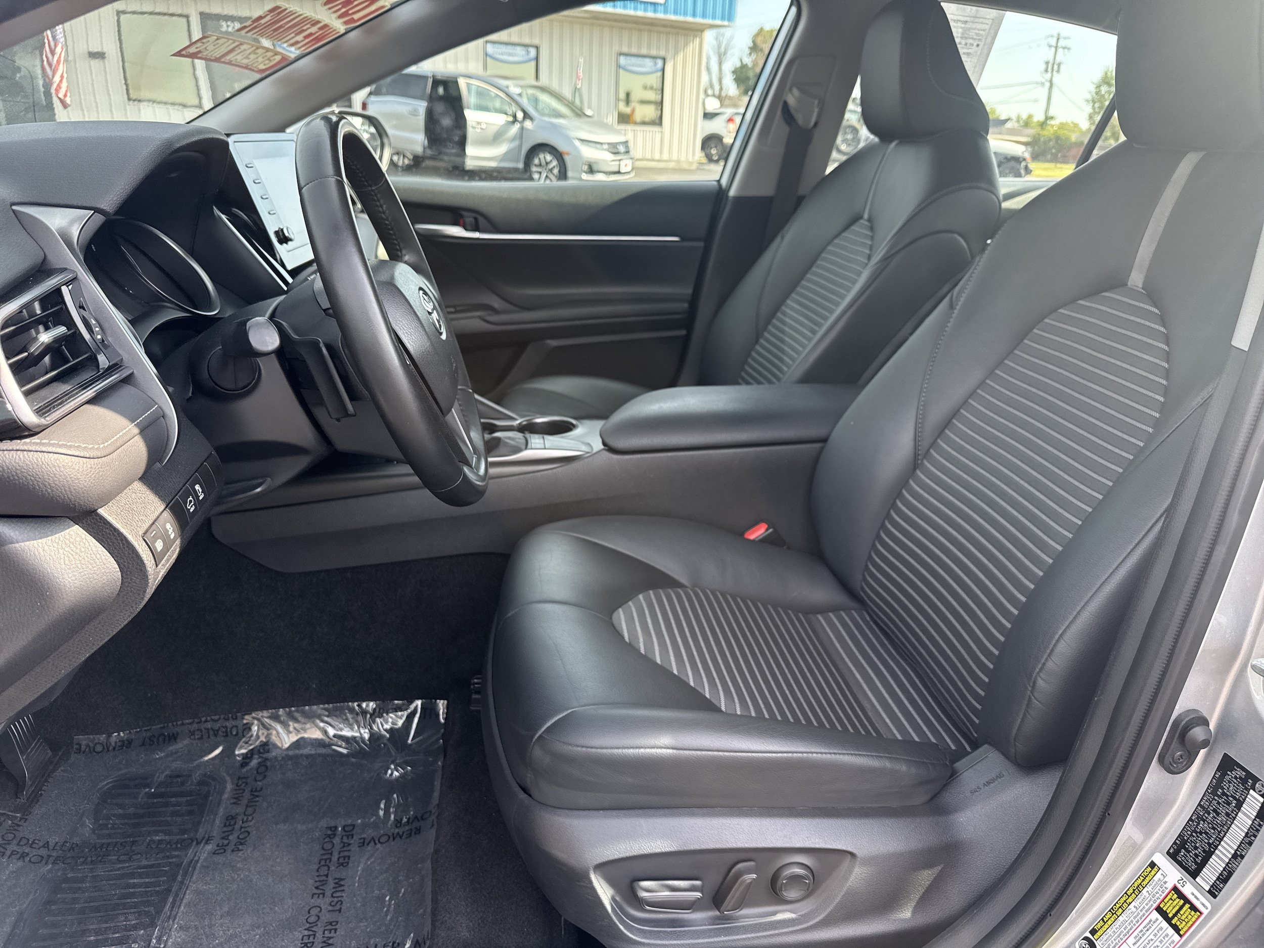 Used 2024 Toyota Camry SE FWD image 5