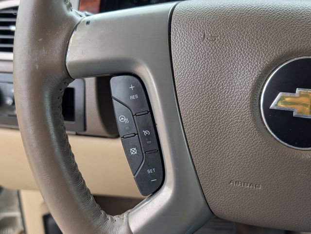 Used 2014 Chevrolet Suburban LTZ image 16