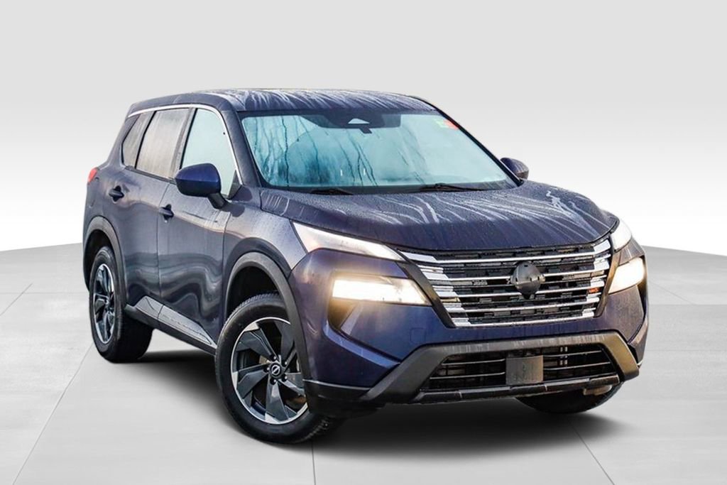 Used 2024 Nissan Rogue SV image 2