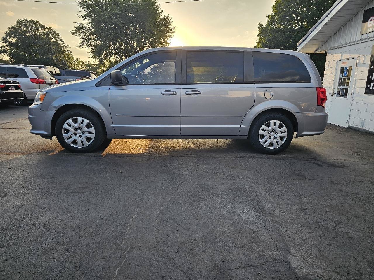 Used 2015 Dodge Grand Caravan SE w/ Quick Order Package 29E SE FWD image 6