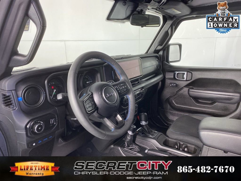 Used 2025 Jeep Wrangler Unlimited Rubicon 4xe w/ Convenience Group image 11