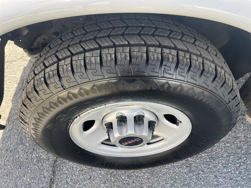 Used 2013 GMC Savana 2500 RWD image 23