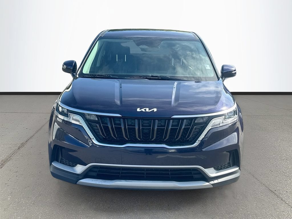 Used 2023 Kia Carnival LX FWD image 2