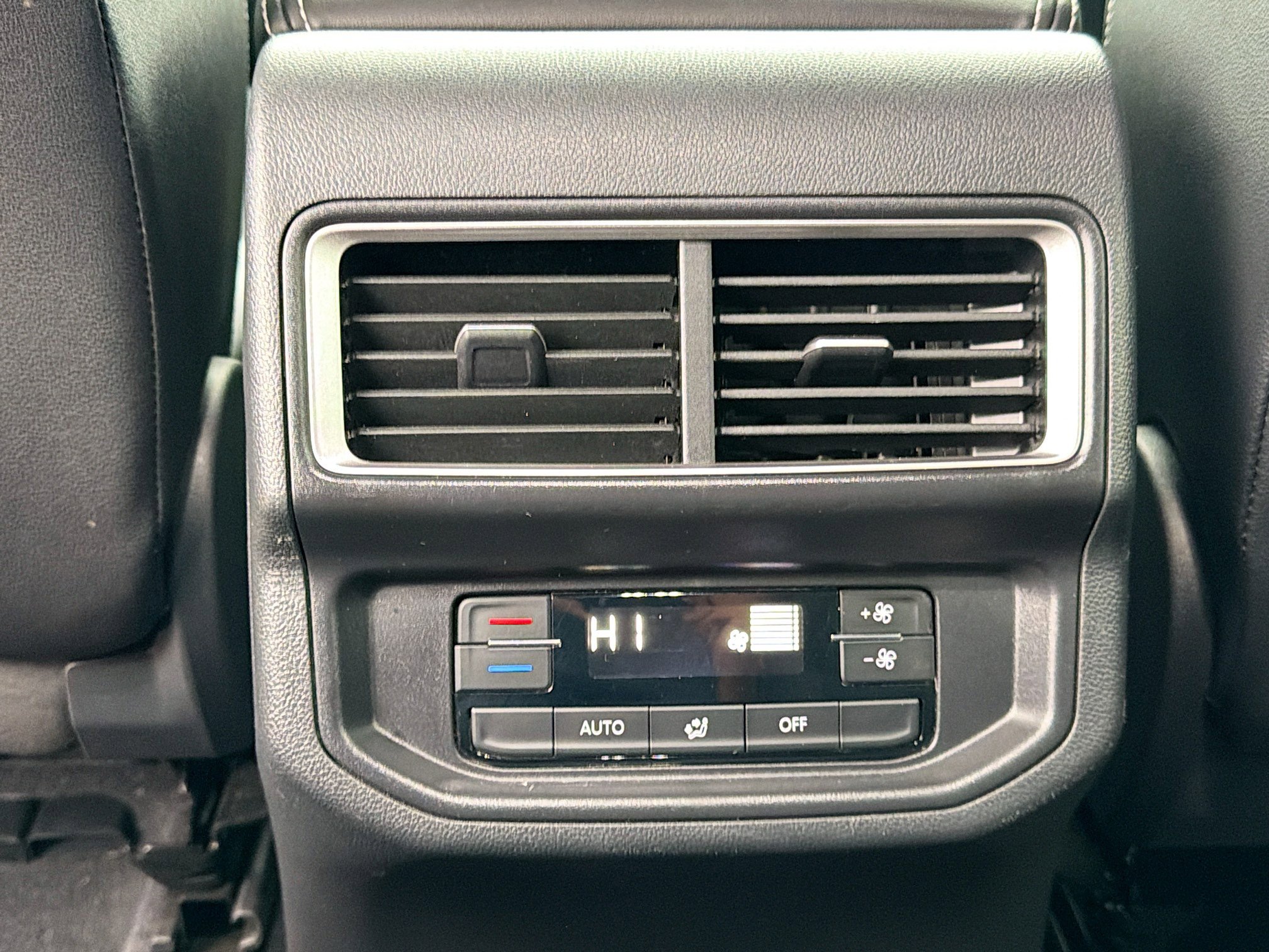 Used 2025 Volkswagen Atlas SE image 20