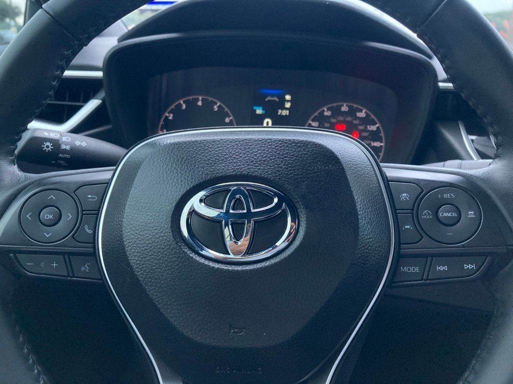 Certified 2025 Toyota Corolla SE FWD image 18