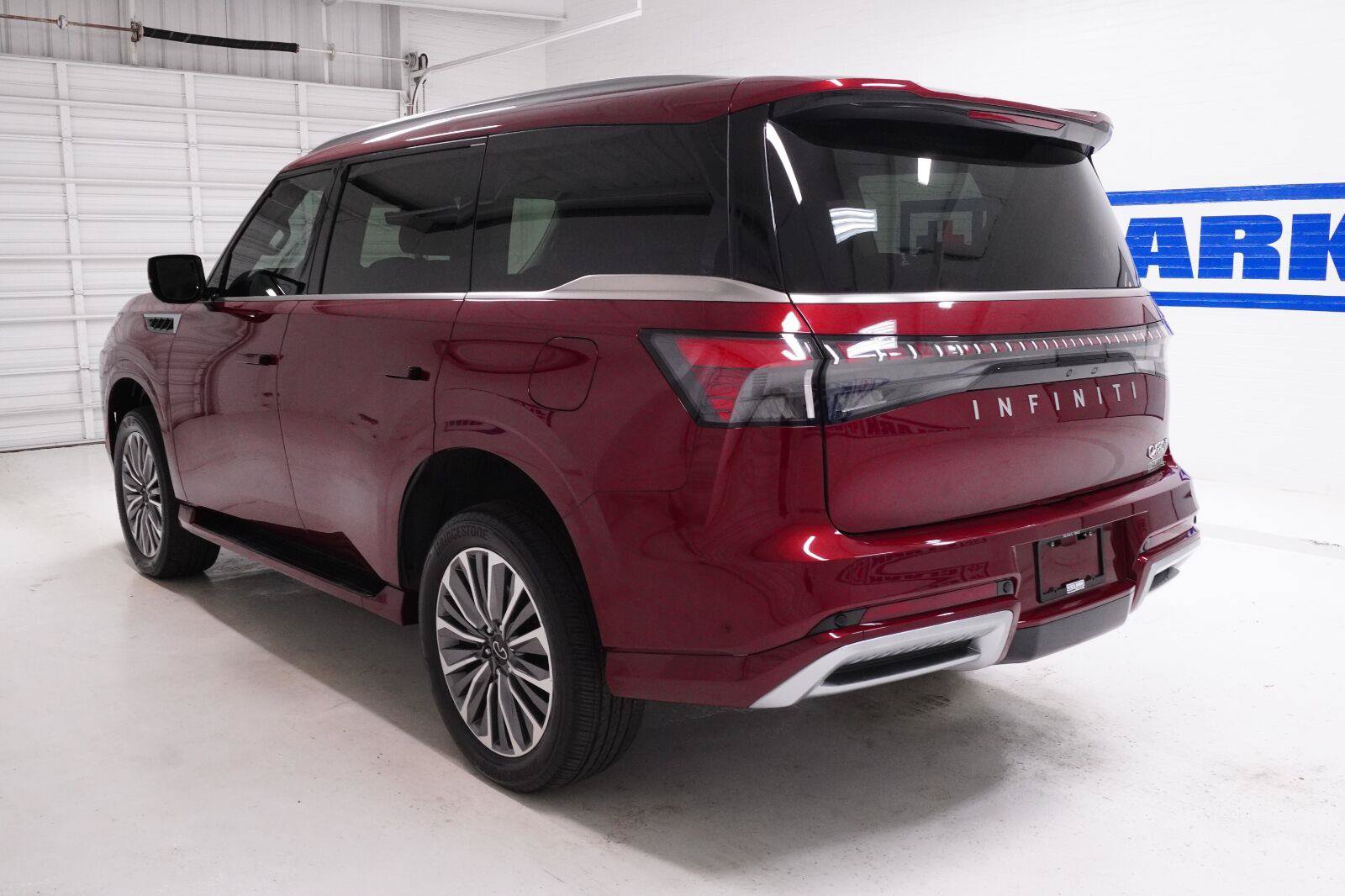 Used 2025 INFINITI QX80 Luxe AWD/4WD image 35