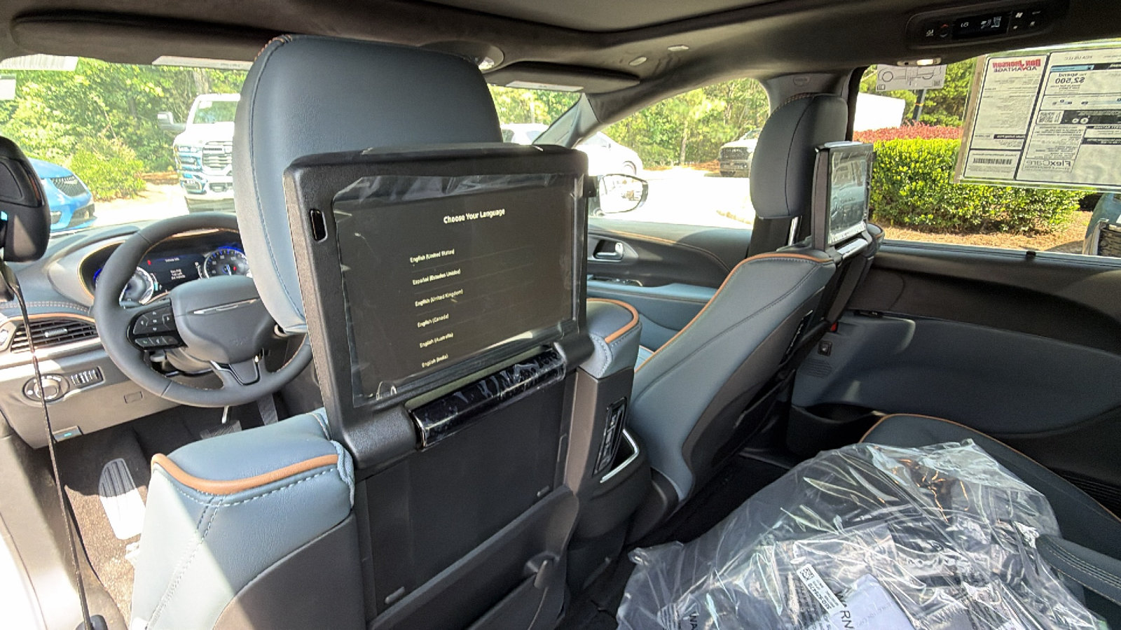 New 2027 Chrysler Pacifica Pinnacle FWD image 22
