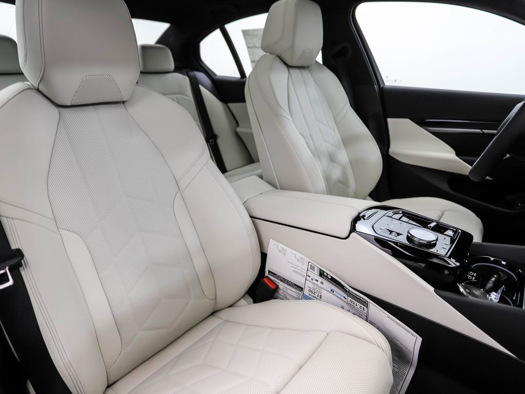 Certified 2025 BMW 530i xDrive w/ M Sport Package image 31