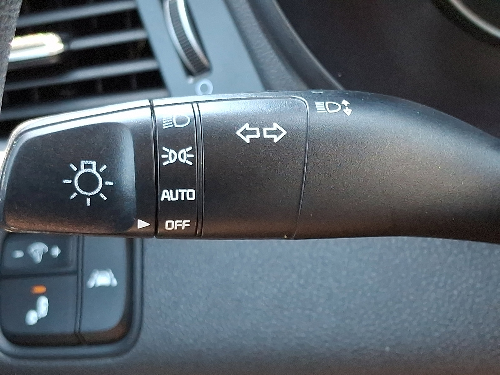 Used 2019 Kia Optima LX FWD image 25