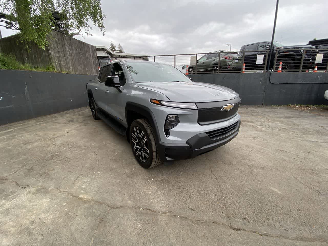 Used 2026 Chevrolet Silverado EV W/T w/ LPO, Utility Wall Package AWD/4WD image 8