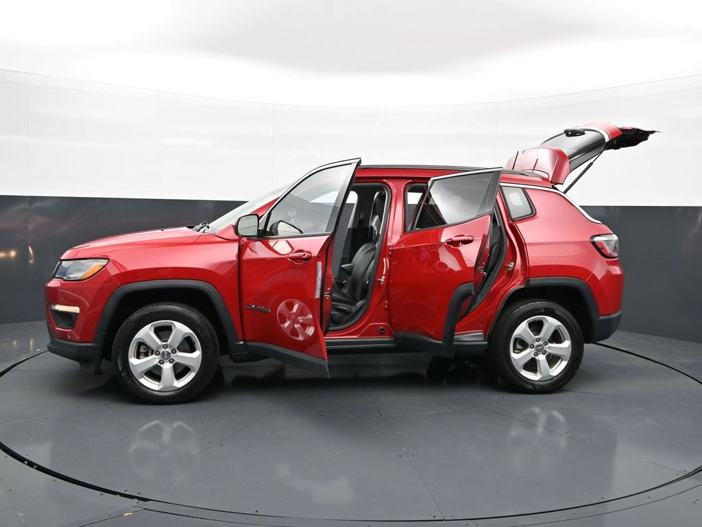 Used 2020 Jeep Compass Latitude w/ Cold Weather Group AWD/4WD image 44