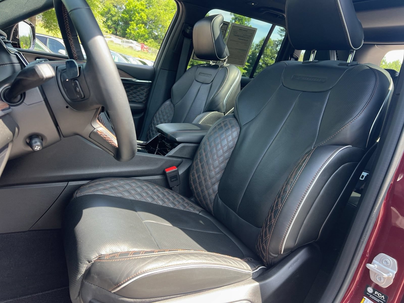 Used 2025 Jeep Grand Cherokee Summit AWD/4WD image 34
