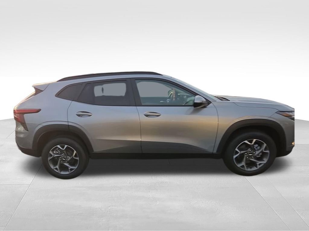 New 2025 Chevrolet Trax LT w/ Driver Confidence Package image 18