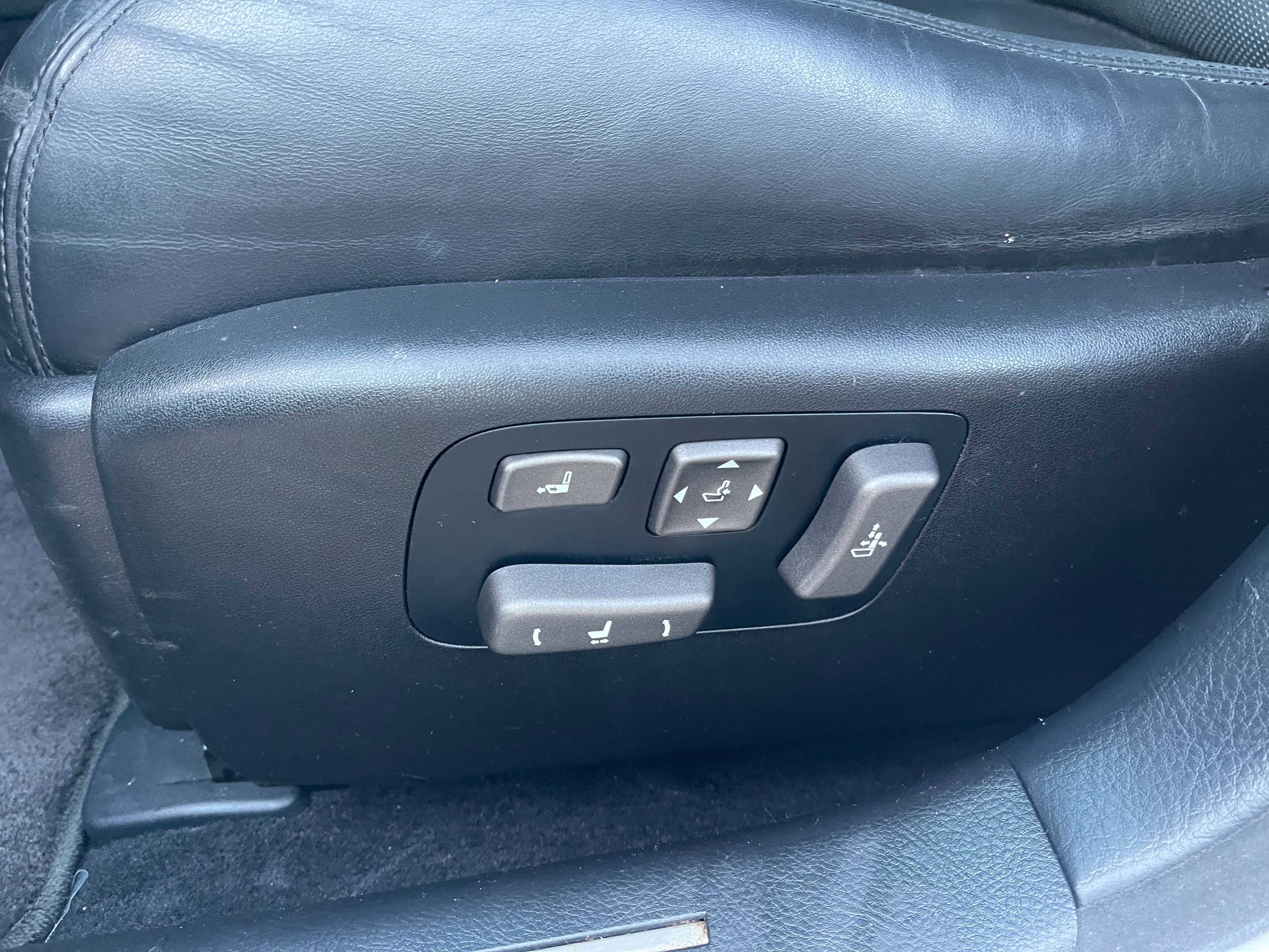 Used 2011 Lexus LS 460 w/ Comfort Pkg image 20