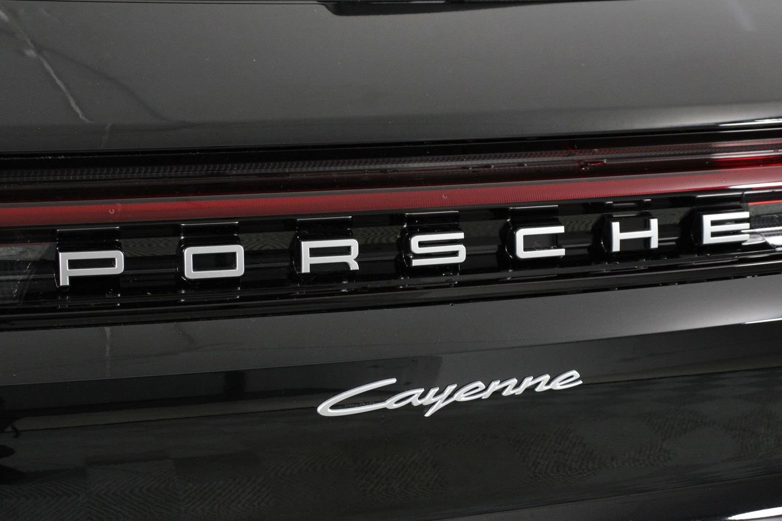 Certified 2025 Porsche Cayenne image 22