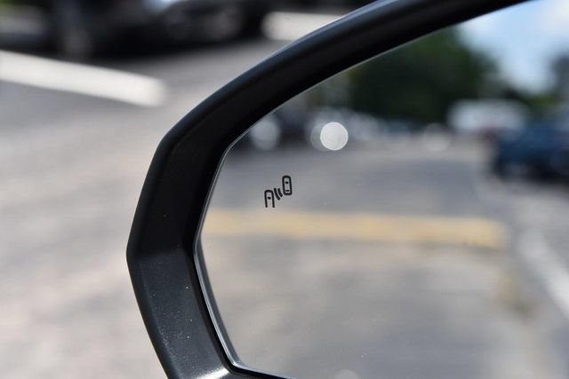 Certified 2025 Volkswagen Taos S FWD image 9