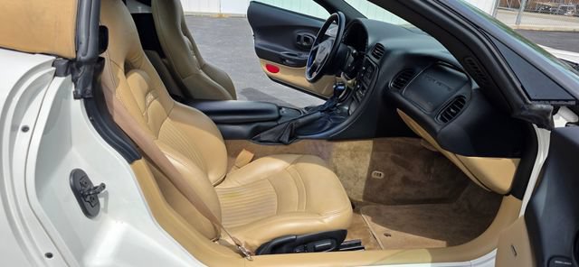 Used 2002 Chevrolet Corvette Convertible w/ Preferred Equipment Group2 RWD image 10