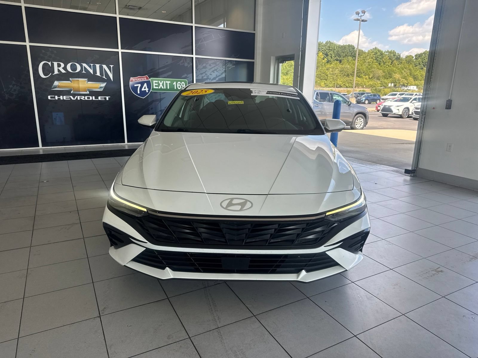 Used 2025 Hyundai Elantra SEL FWD image 2