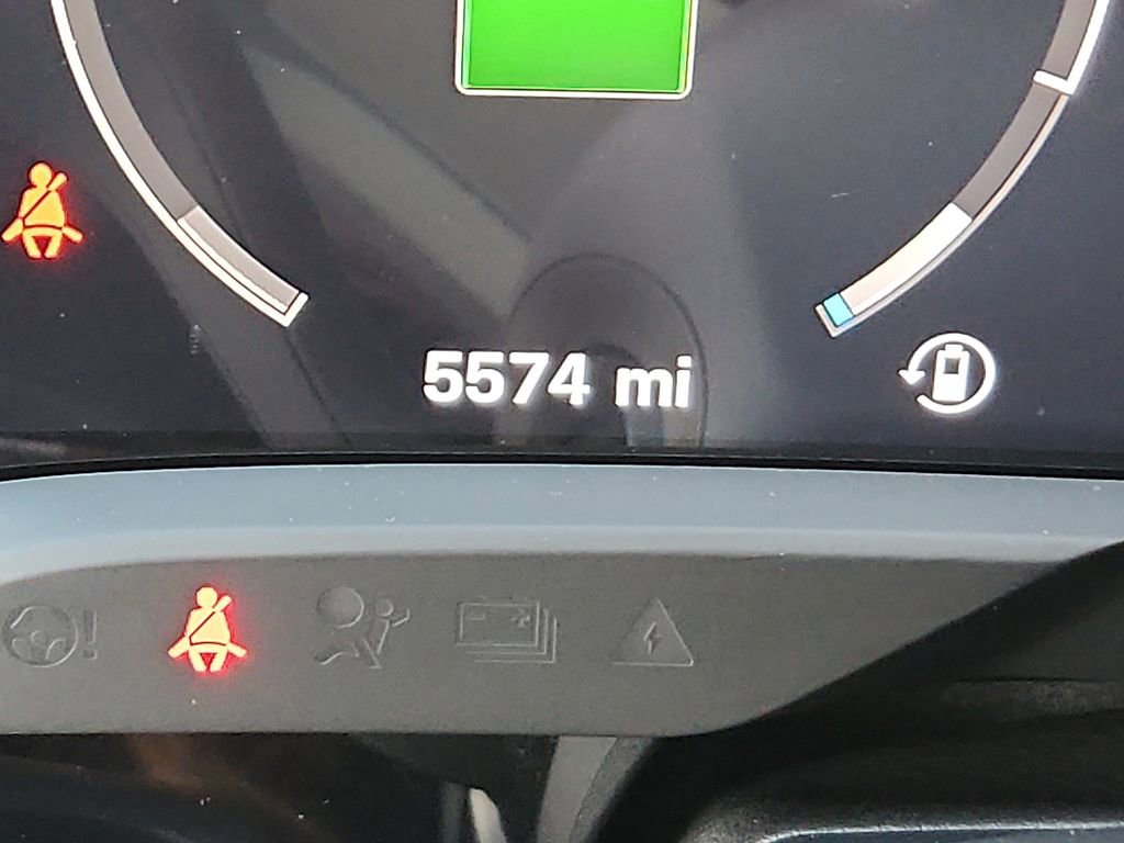 Used 2025 Porsche Taycan image 19