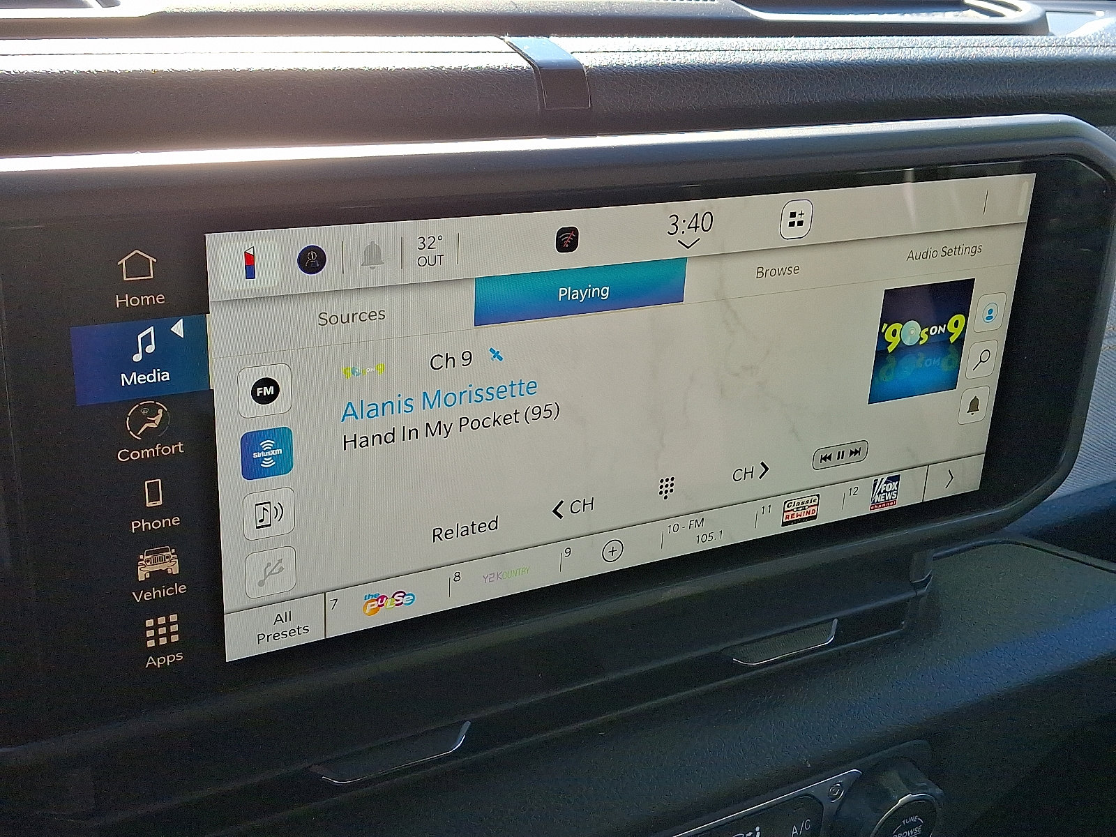 Used 2024 Jeep Wrangler Unlimited Sport image 16