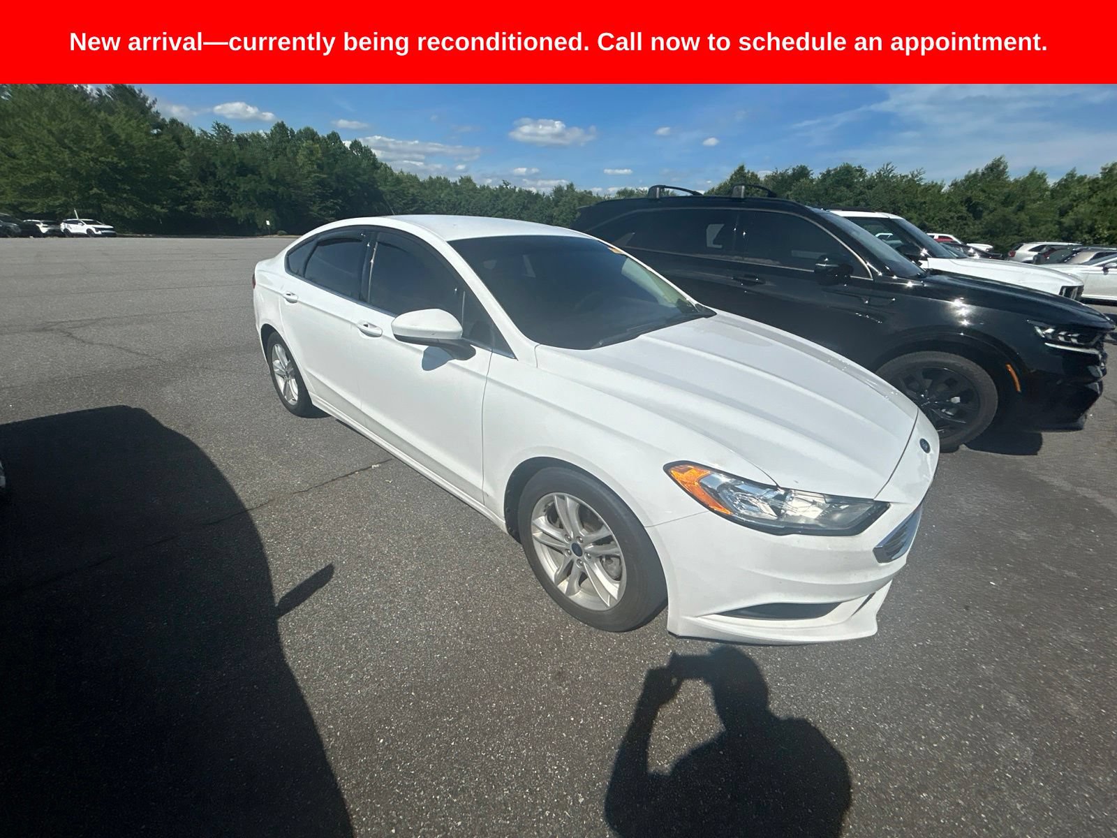 Used 2018 Ford Fusion SE w/ Fusion SE Technology Package FWD image 5