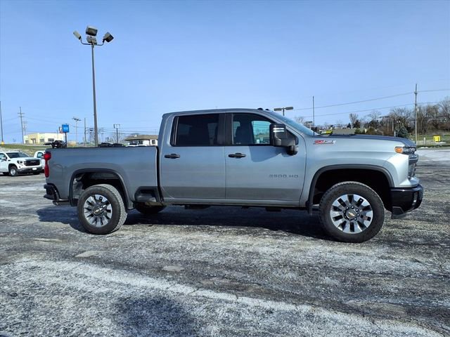 Used 2024 Chevrolet Silverado 2500 Custom w/ Custom Value Package image 9