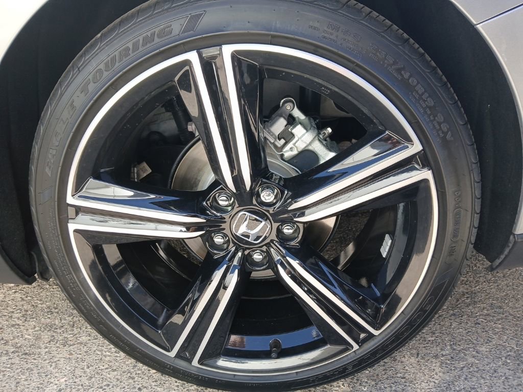 Used 2025 Honda Accord Sport image 3