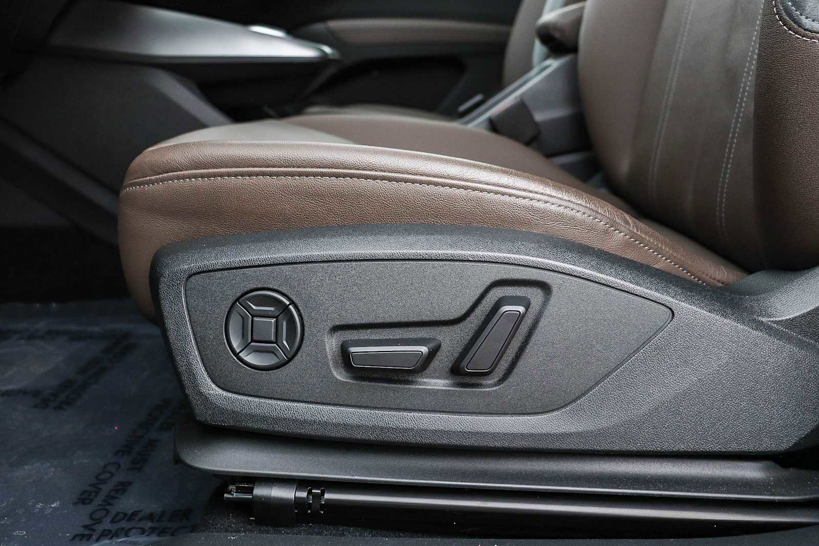 Used 2023 Audi Q4 e-tron Prestige image 25