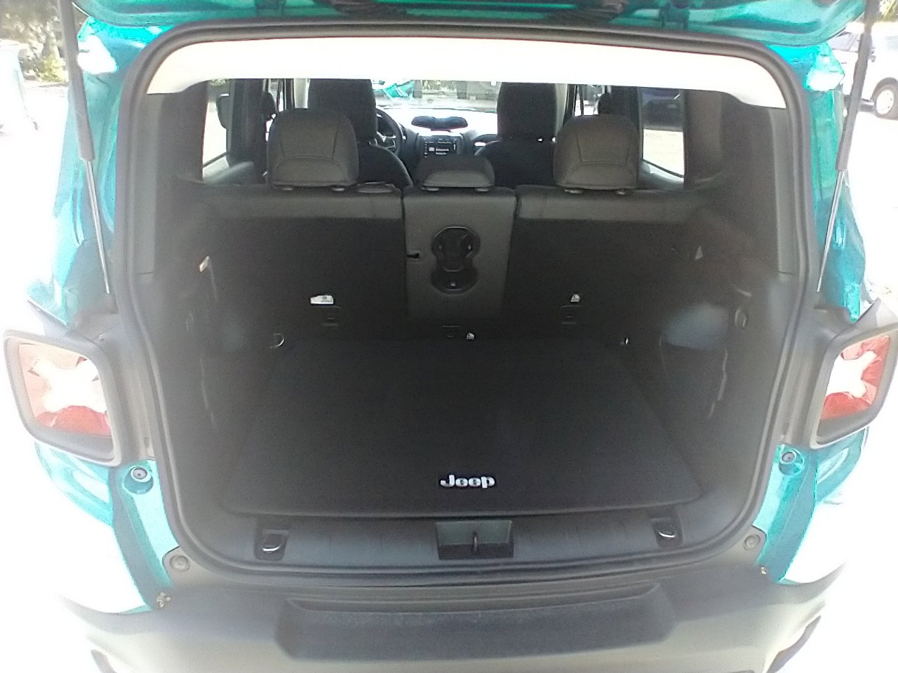 Used 2022 Jeep Renegade Limited image 17