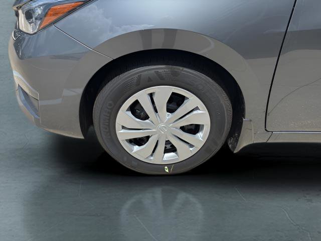 Used 2025 Nissan Versa S w/ Trunk Package image 3