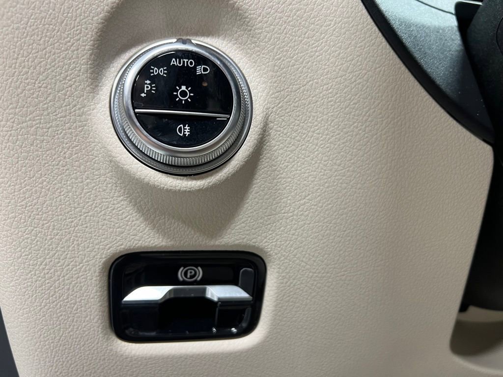 Certified 2023 Mercedes-Benz C 300 4MATIC Sedan image 19