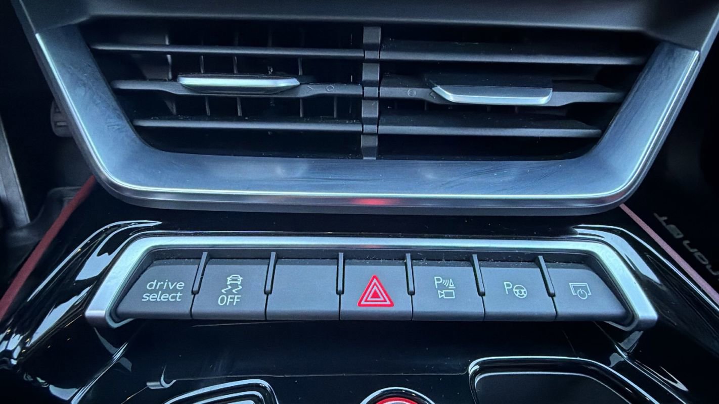 Used 2024 Audi e-tron GT Prestige w/ Prestige Package image 25