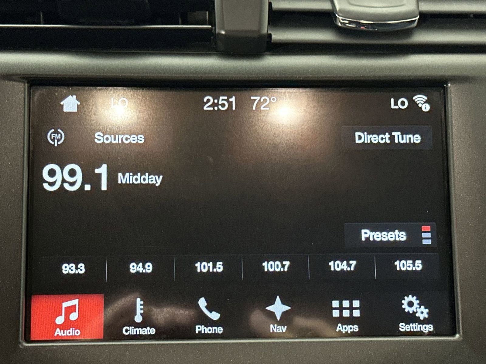 Used 2017 Ford Fusion SE w/ Fusion SE Technology Package image 16