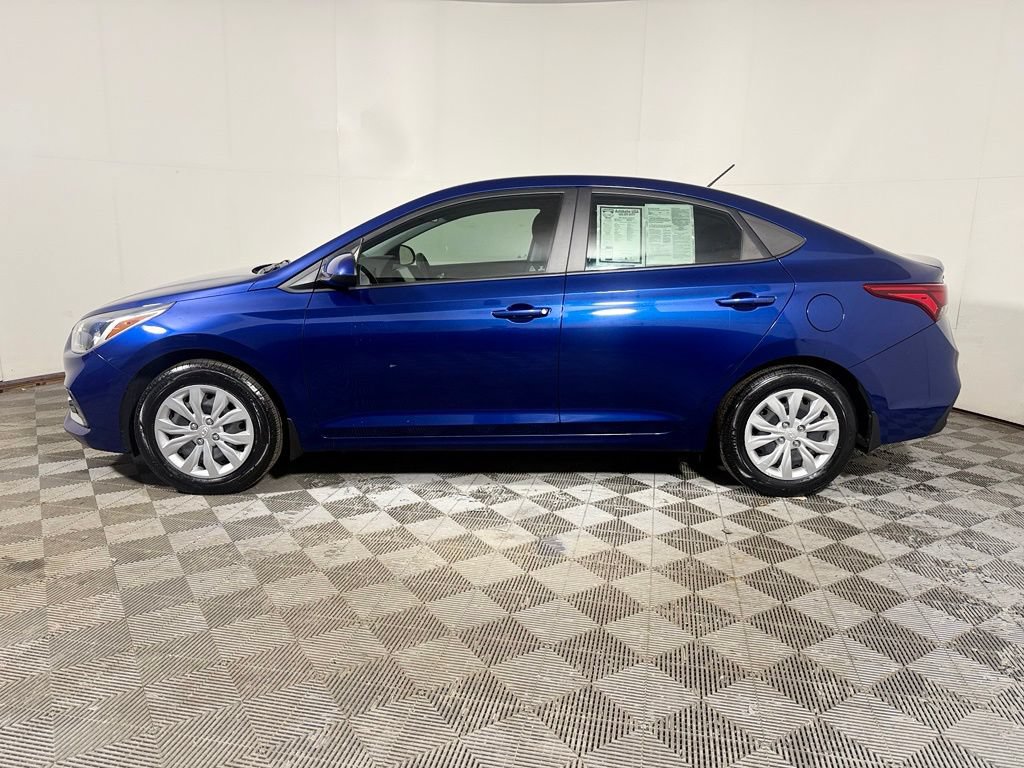 Used 2022 Hyundai Accent SE FWD image 3