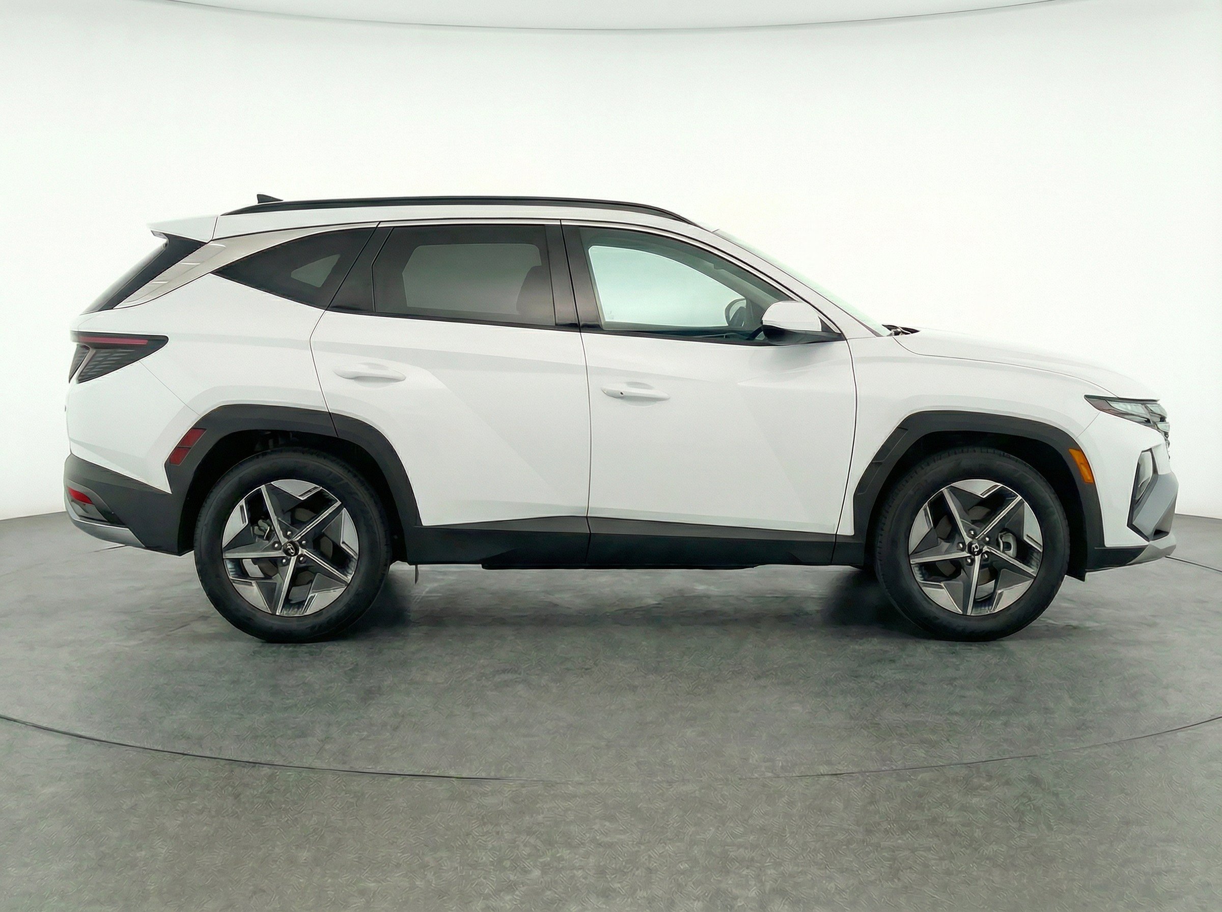 Used 2025 Hyundai Tucson SEL FWD image 11