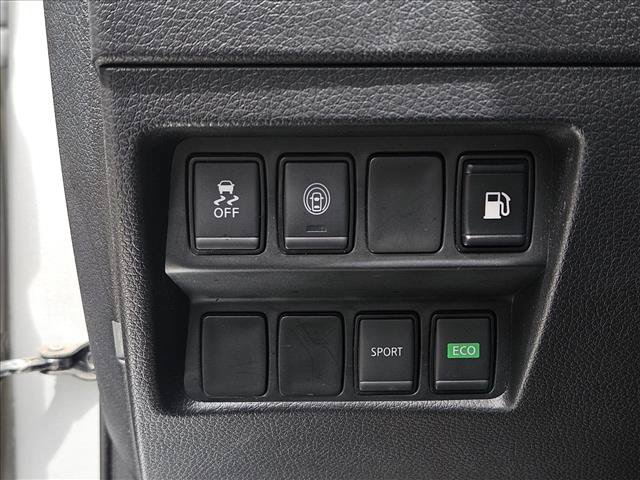 Used 2019 Nissan Rogue S w/ Special Edition Package FWD image 17