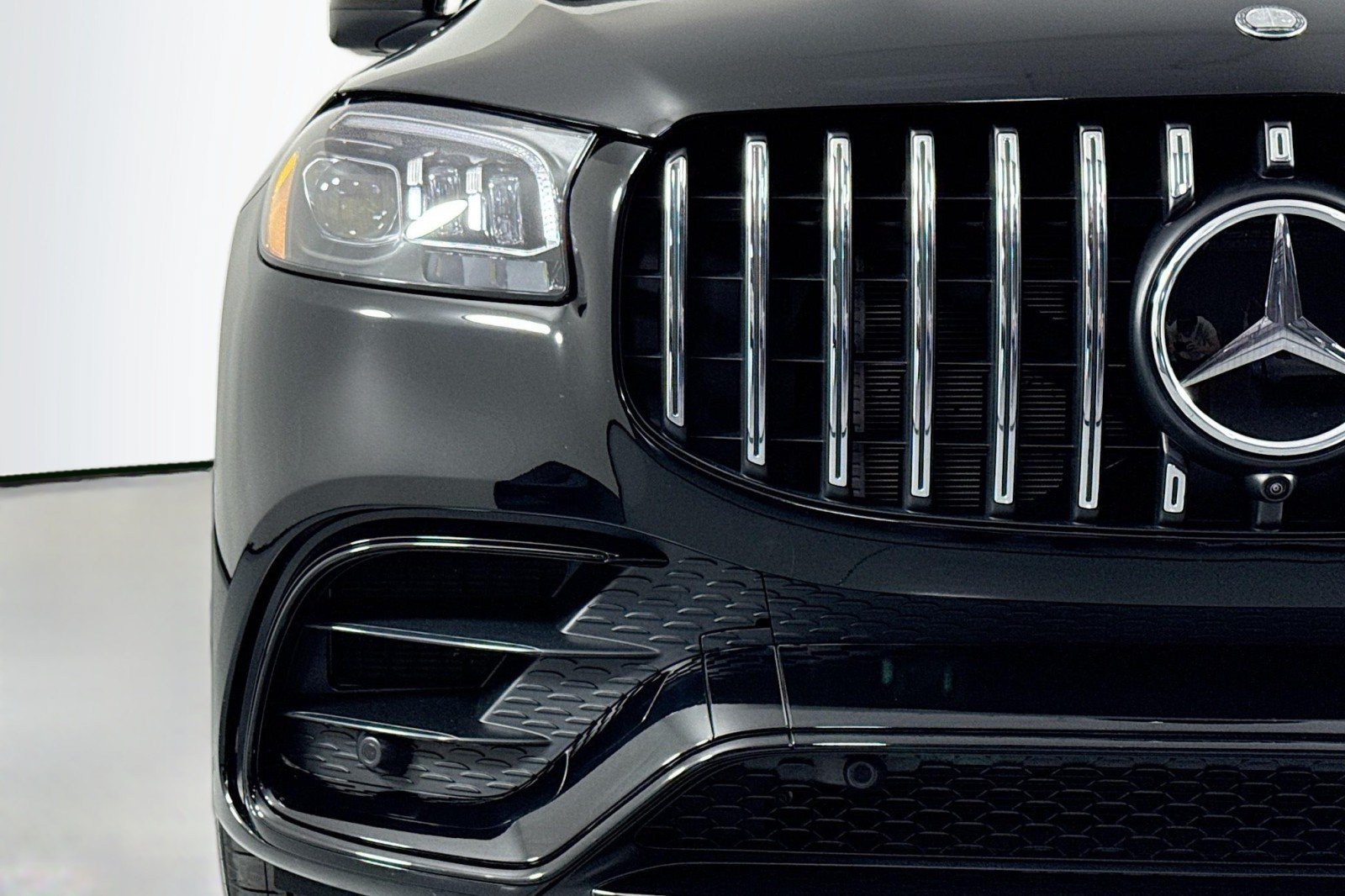 Certified 2025 Mercedes-Benz GLS 63 AMG 4MATIC image 15