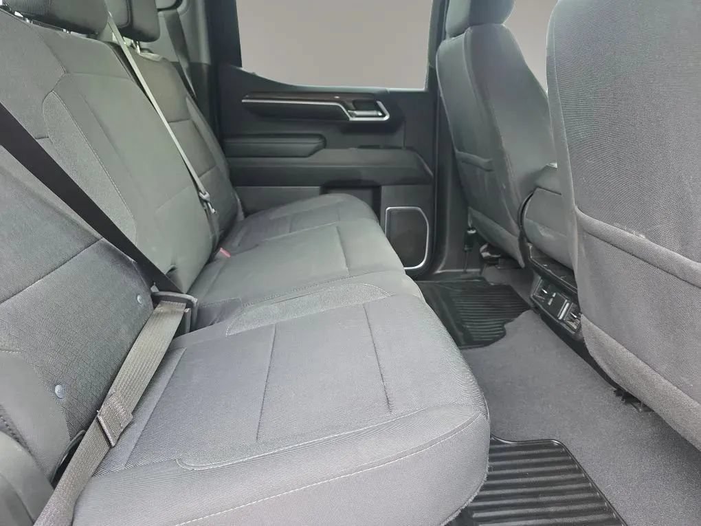 Used 2022 Chevrolet Silverado 1500 LT AWD/4WD image 13