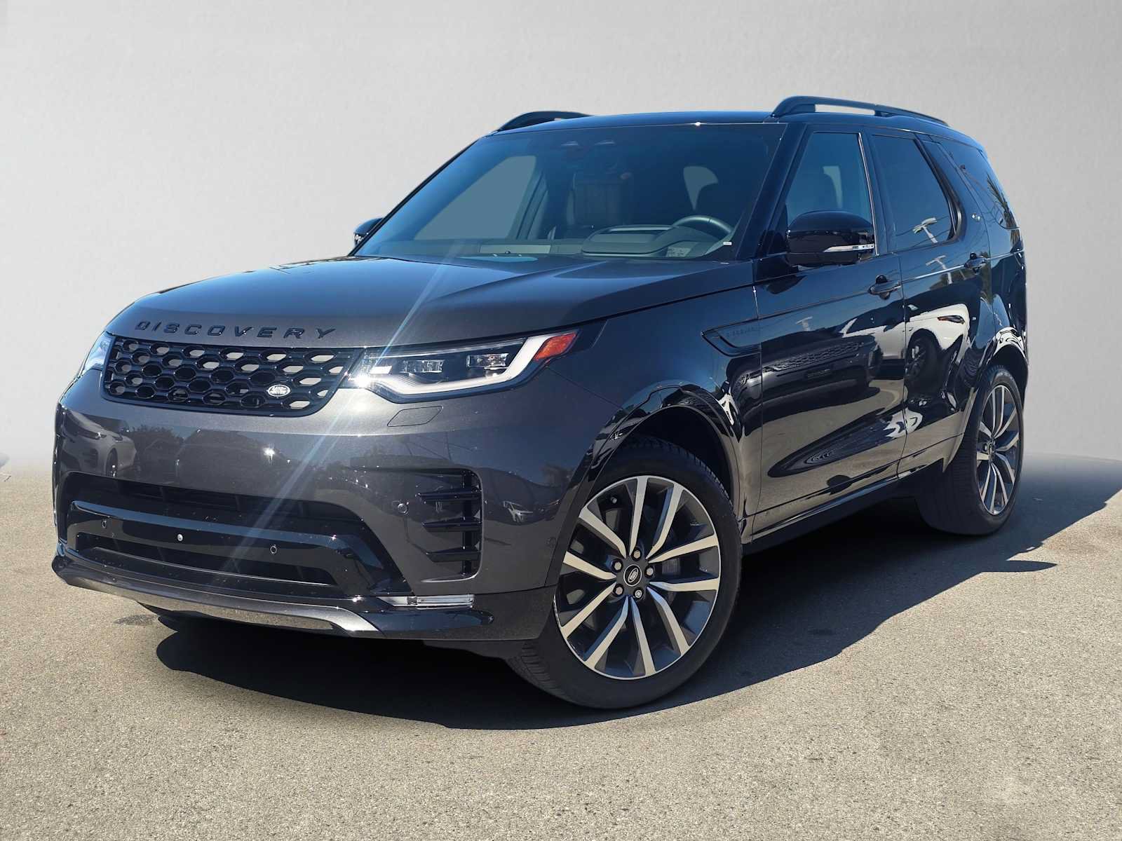 Used 2025 Land Rover Discovery Dynamic SE